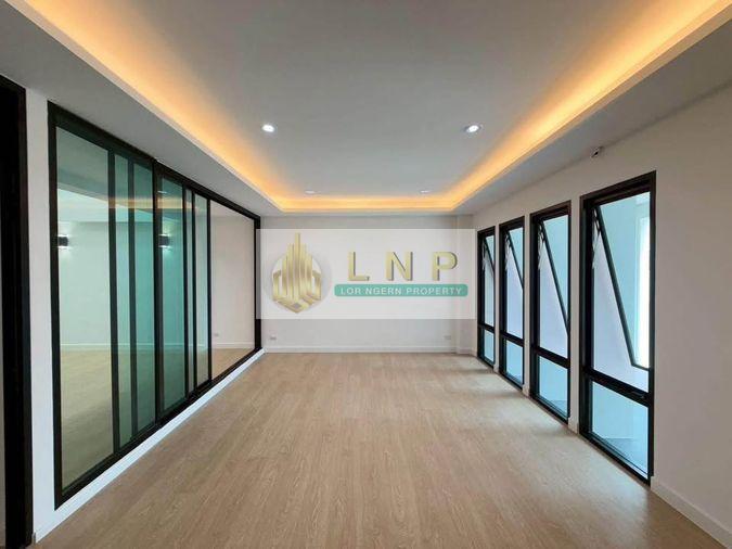 รูป 🏠 ขายบ้าน : ทาวน์โฮม 4.5 ชั้นพร้อมลิฟต์ - สุขุมวิท101 รหัสทรัพย์ | 📌LNP-H953 - รูปที่ 22/50