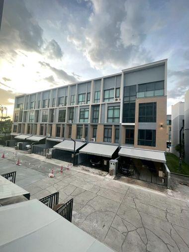 รูป Estara Pattanakarn ทาวน์โฮมหรู 3 ห้องนอน 200 ตร.ม. ราคาดี พร้อมเข้าอยู่ - รูปที่ 2/18