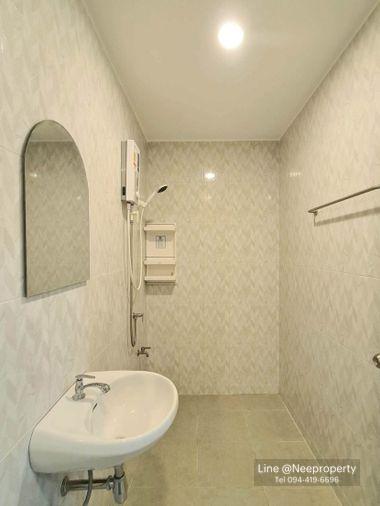 picture For rent: 2-story townhouse + rooftop, Sukhumvit 81 | Only 400 meters from BTS On Nut, ready to move in immediately (TH6919) - 7/11