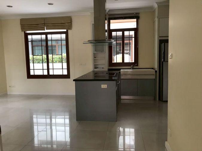 picture For Rent | Narasiri Pattanakarn | Luxury Detached House | 4 Bedrooms | 350 Sq.m. - 3/20