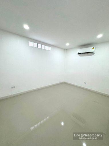 picture For rent: 2-story townhouse + rooftop, Sukhumvit 81 | Only 400 meters from BTS On Nut, ready to move in immediately (TH6919) - 4/11