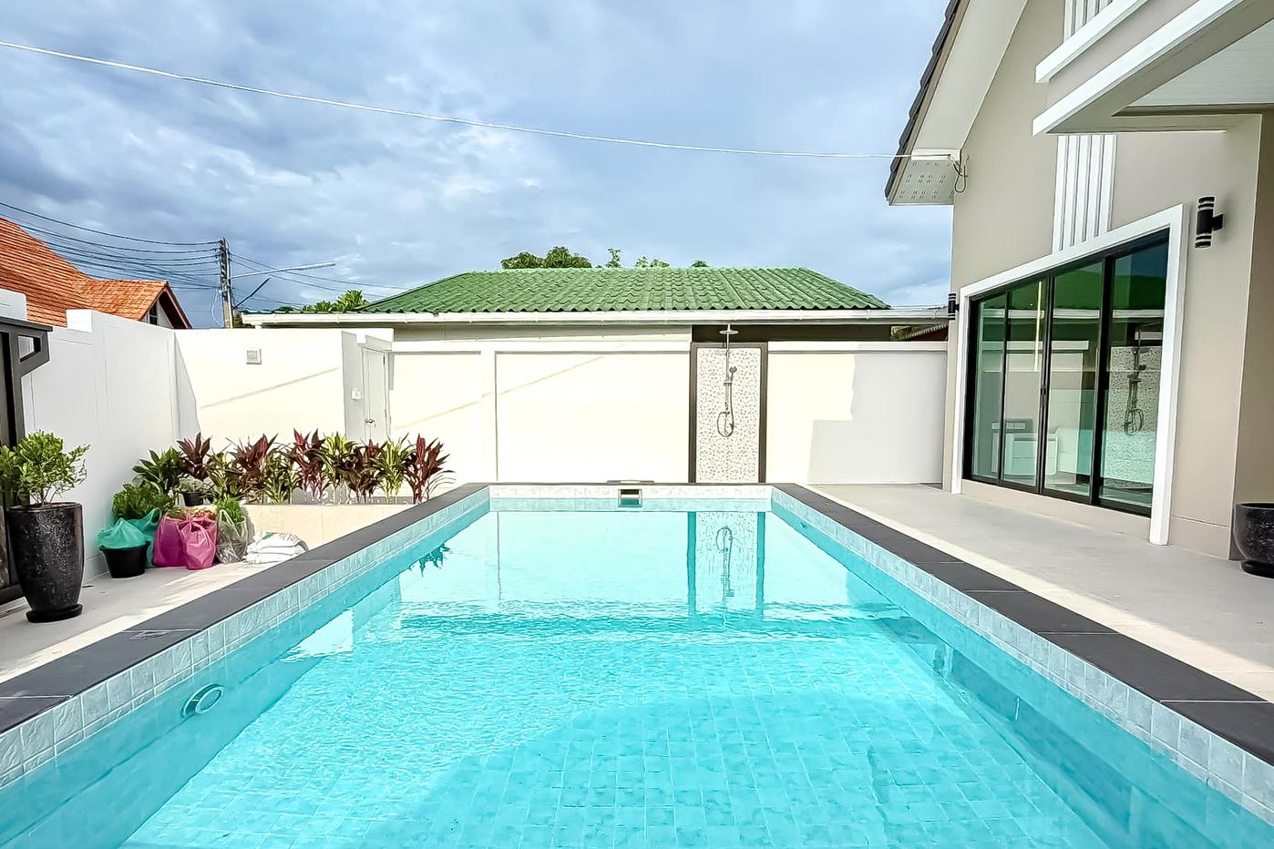 รูป Stylish Pool House for Sale Naklua North Pattaya 3 Bedroom - รูปที่ 10/11