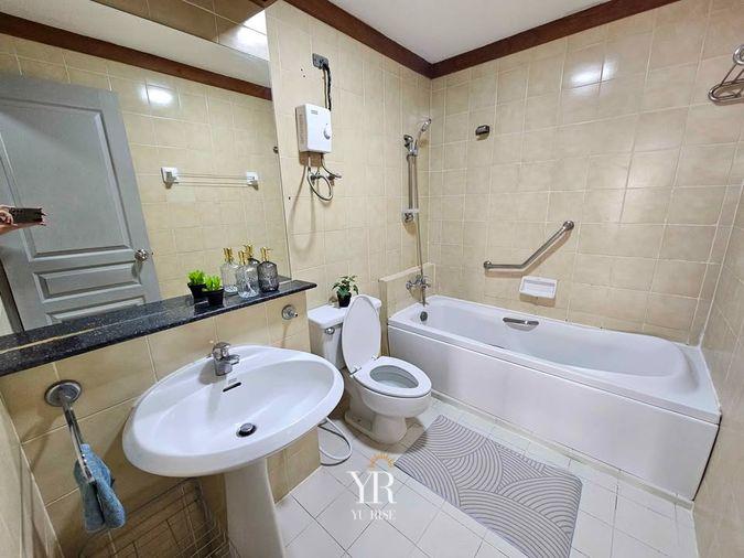 รูป The Waterford Diamond ห้องใหญ่พื้นที่กว้างขวาง โซน Living โปร่งสบาย ได้วิวเมืองชั้นสูงแบบพาโนรามา เฟอร์นิเจอร์ครบ พร้อมเข้าอยู่ - รูปที่ 6/20