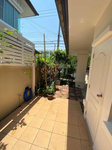 รูป RS7276 ให้เช่า บ้านเดี่ยว The Centro สุขุมวิท 113 บ้านแปลงสวยหน้าสวนและสระว่ายน้ำ ส่วนตัว ใกล้ BTS แบริ่ง - รูปที่ 43/50