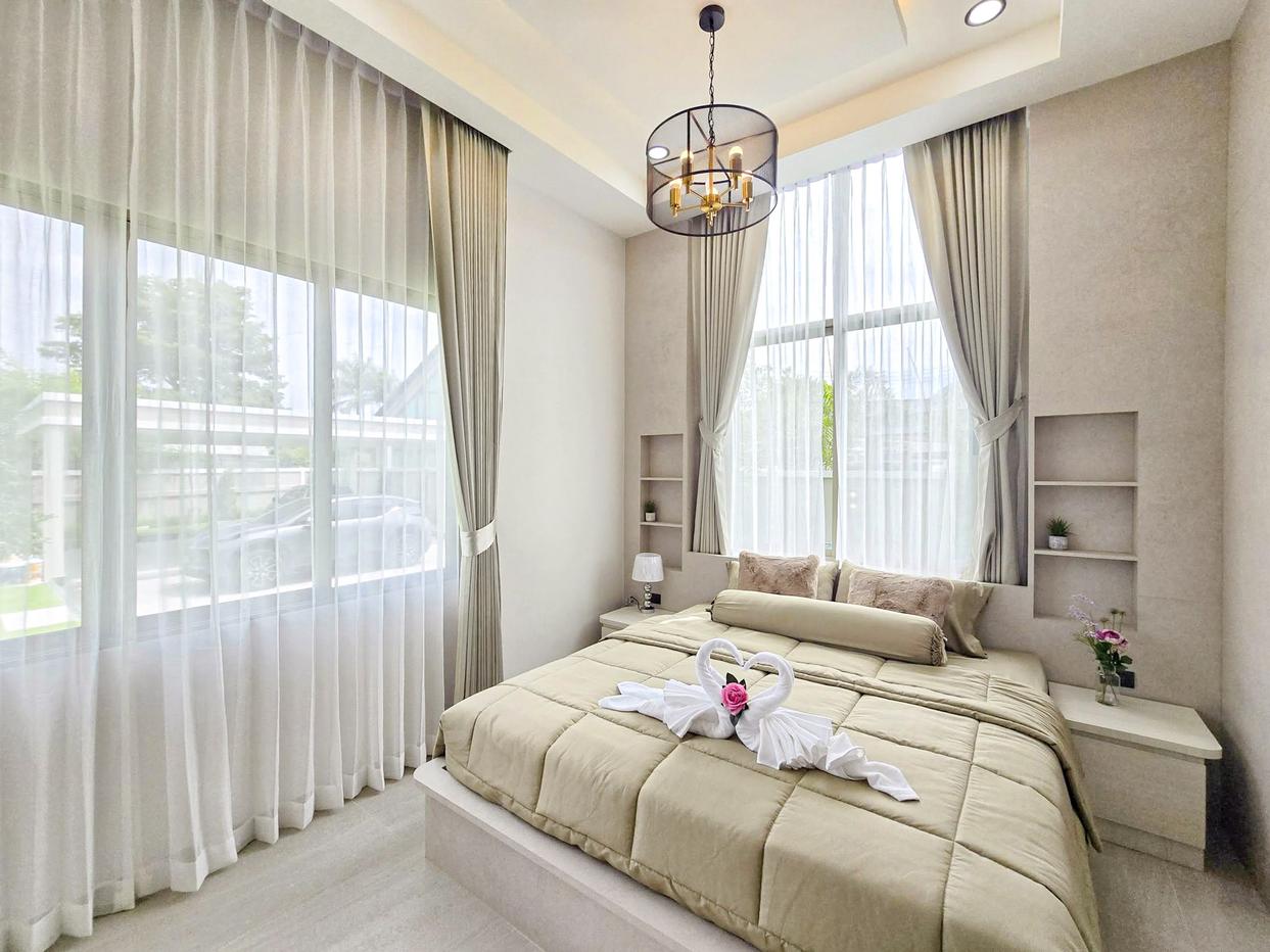รูป High End Pool Villa for Sale East Pattaya 4 Bed Private Pool - รูปที่ 9/21