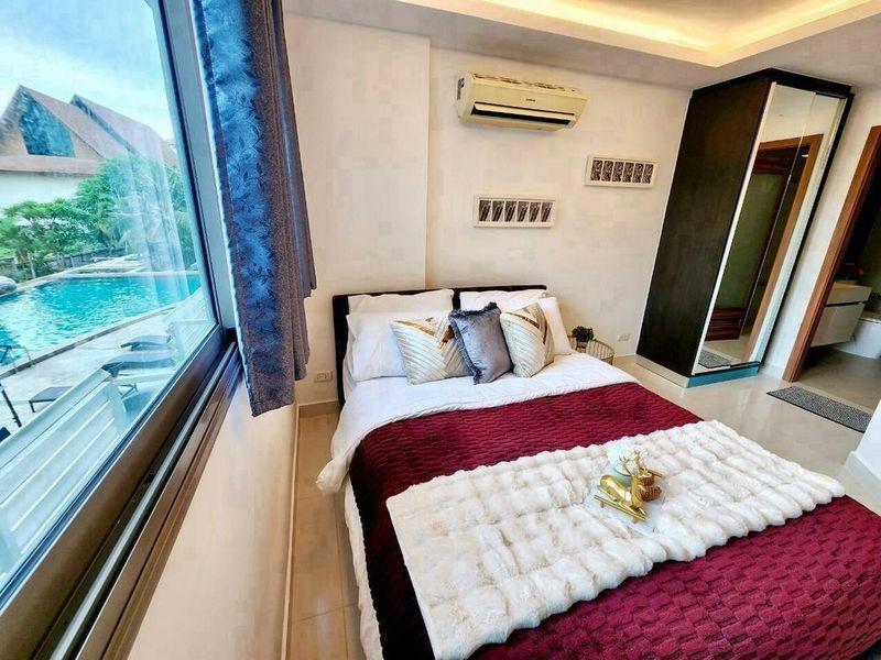 รูป Pool View Condo for Sale Club Royal Condominium Wongamat - รูปที่ 9/10