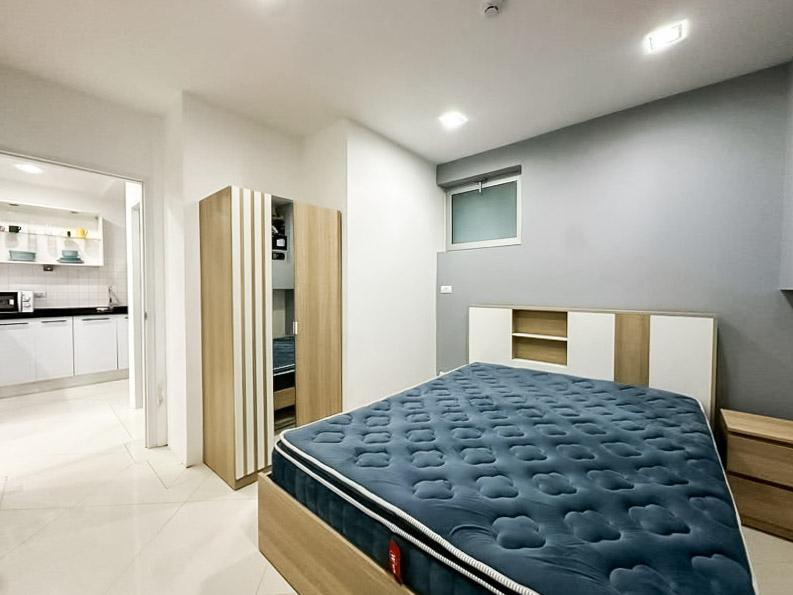 picture Beachfront Sea View Condo for Sale Laguna Heights Wongamat - 13/19