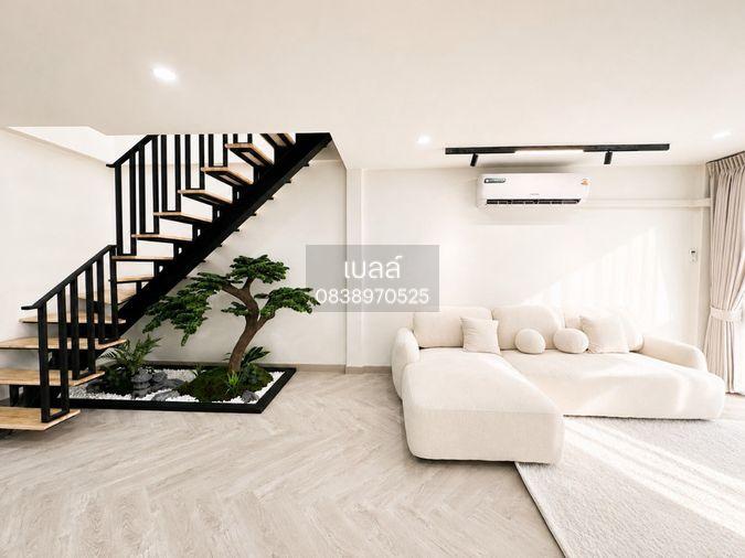 รูป ทาวน์โฮมรีโนเวทใหม่ทั้งหลัง พร้อมอยู่นวลจันทร์56 - รูปที่ 2/8