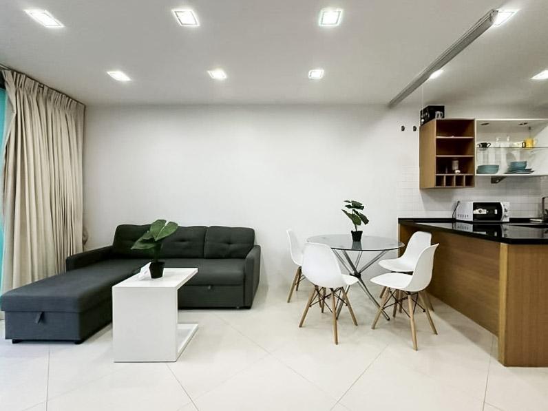 picture Beachfront Sea View Condo for Sale Laguna Heights Wongamat - 4/19