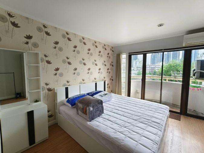 รูป คอนโดให้เช่า :Aree Place Sukhumvit 26((BTS Phrom Phong )) MK-02 line @livingbkk - รูปที่ 1/12
