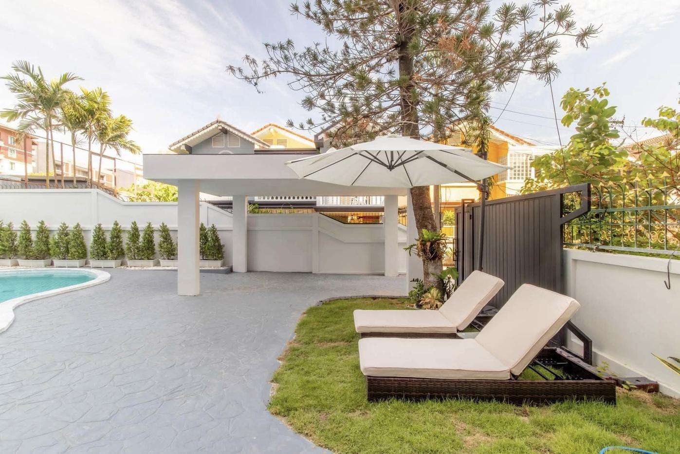picture High End Pool House for Sale Central Pattaya 7 Bedroom - 19/21