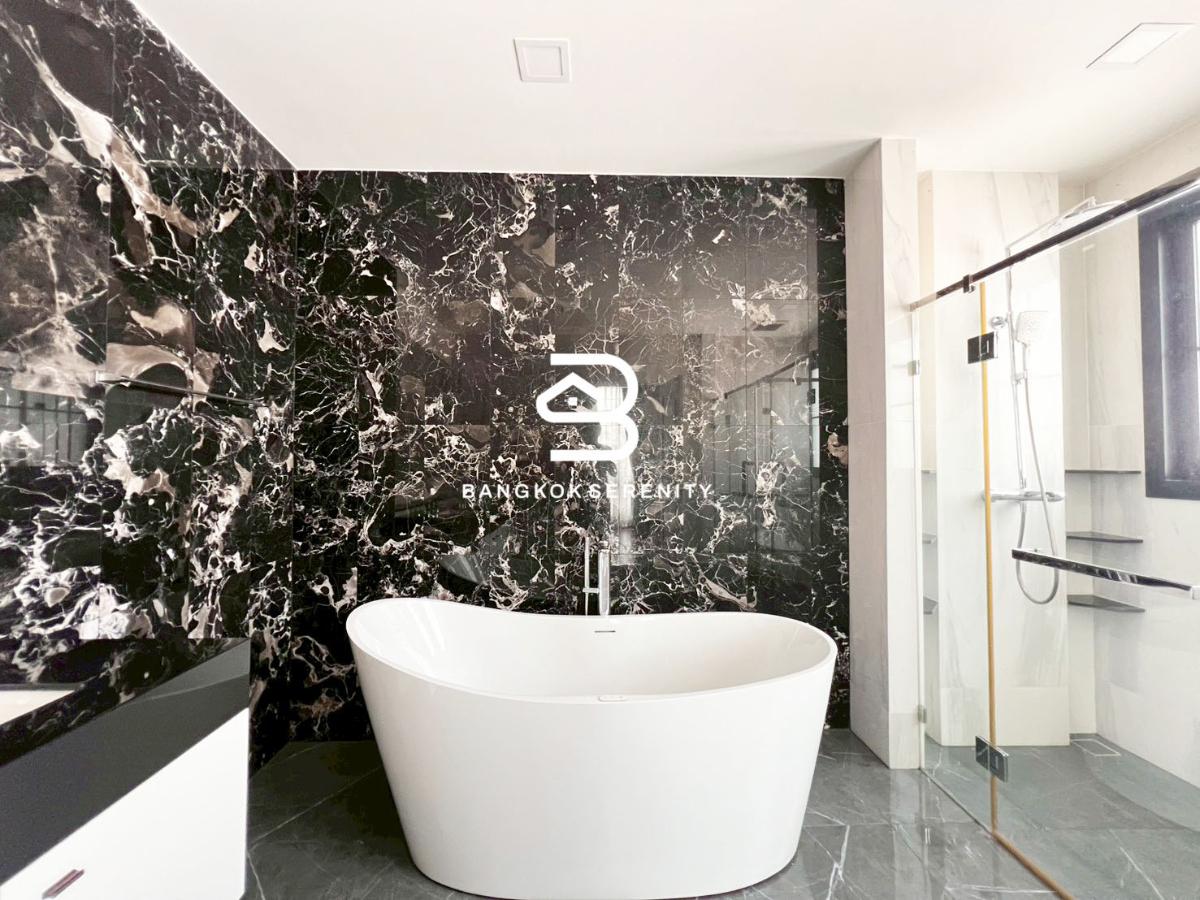 รูป บ้านหรูหลังใหญ่ให้เช่า Palazzo Srinakarin - รูปที่ 9/24