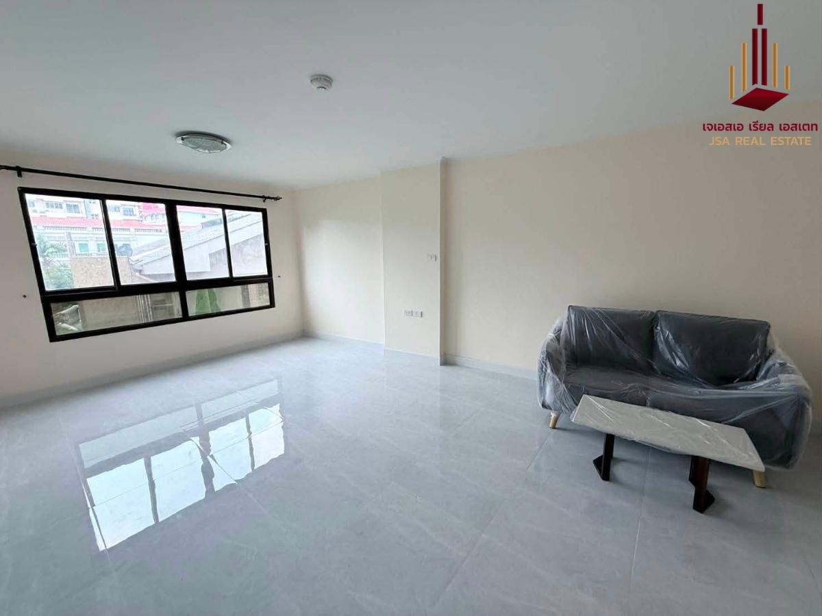 picture ✨ For Sale: Lumpini Place Narathiwas 24 Condo ✨💰 Only 2,200,000 THB - 1/3