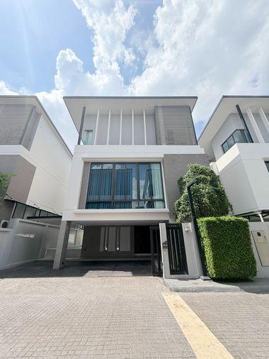 รูป ให้เช่า 📍 The Glamor Ekkamai – Praditmanutham 📍 3 ห้องนอน 4 ห้องน้ำ ตกแต่งสวยพร้อมเฟอร์นิเจอร์และเครื่องใช้ไฟฟ้า - รูปที่ 2/17