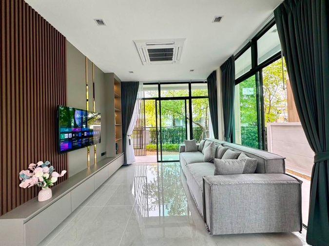 รูป บ้านเดี่ยวให้เช่า ✨ Bangkok Boulevard Bangna KM.5 ✨ 4 ห้องนอน 4 ห้องน้ำ ทิศเหนือ เฟอร์นิเจอร์ และ เครื่องใช้ไฟฟ้าครบ  - รูปที่ 4/11