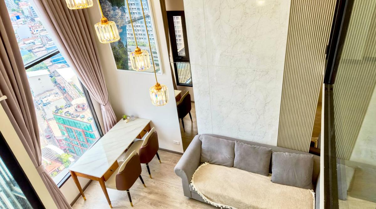 รูป 🔥 SOHO BANGKOK RATCHADA ห้อง Duplex 1 ห้องนอน ชั้น 19 ใกล้ MRT รัชดาฯ เพียง 28,000 บาท/เดือน พร้อมเข้าอยู่! 🏙️✨ - รูปที่ 7/8