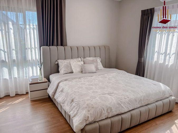 picture ✨ For Rent: Centro Bangna  ✨  💰 Only 100,000 THB/month - 3/6