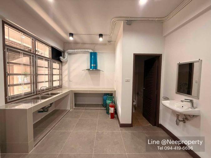 รูป ให้เช่าทาวน์โฮม 3 ชั้น รีโนเวทใหม่ ย่านสุทธิสาร–อินทามระ พร้อมเข้าอยู่ (TH6921) - รูปที่ 3/8