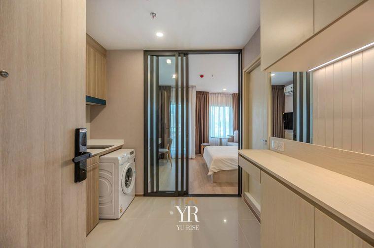 รูป Life Rama 4-Asoke ปล่อยเช่าห้องตกแต่งสวย สไตล์ Cozy minimal ซ่อนไฟที่หัวเตียง เฟอร์นิเจอร์พร้อม 1 ห้องนอน 1 ห้องน้ำ พร้อมเข้าอยู่ - รูปที่ 4/6