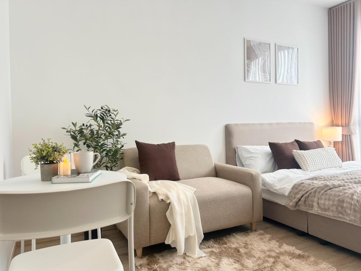 รูป 🛋️💗 ห้องสไตล์มินิมอล เฟอร์นิเจอร์และเครื่องใช้ไฟฟ้าครบ 💗🛋️The Rich Rama 9 - Srinakarin ID LINE: @471ovhib 📲 - รูปที่ 2/11