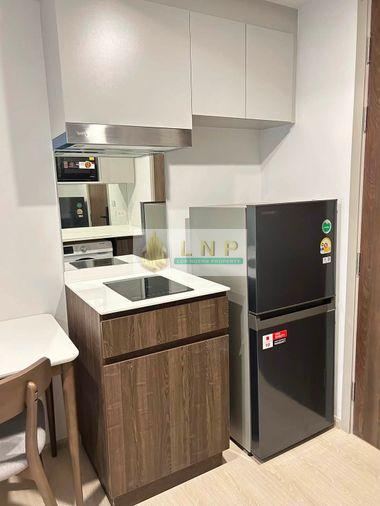 รูป 🏢 ให้เช่าคอนโด : Nue Cross Khu Khot Station (นิว ครอส คูคต สเตชัน) รหัสทรัพย์ | 📌LNP-C14295 - รูปที่ 2/8