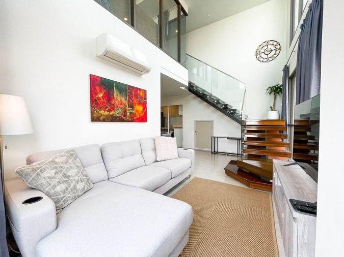 picture RS7287 For Rent: The Tree Sukhumvit 64 Rare 2-Bedroom Duplex Unit with Double Volume Ceilings, near BTS Punnawithi - 2/13