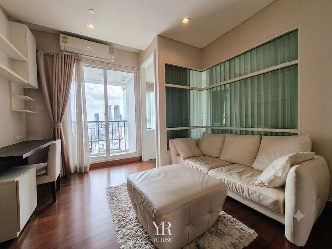 รูป Ivy Thonglor ปล่อยเช่า ห้องกว้างแบ่งสัดส่วนดีมาก บิวท์อินชั้นวางทีวีและโต๊ะทำงานยาวติดระเบียง 1 ห้องนอน  1 ห้องน้ำ พร้อมเข้าอยู่ - รูปที่ 1/6