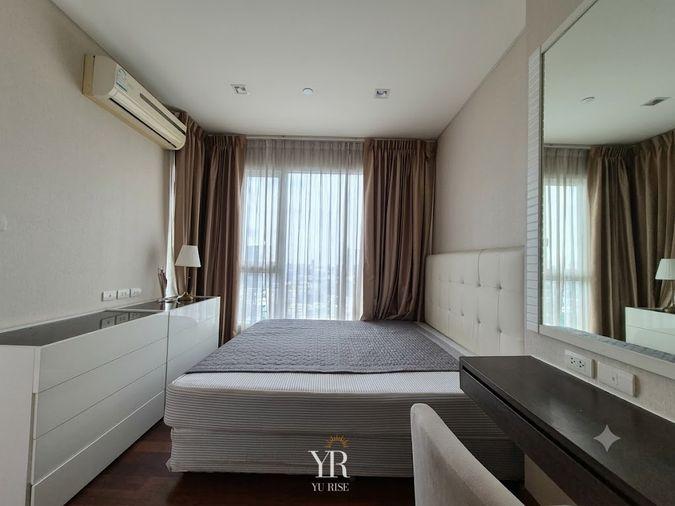 รูป Ivy Thonglor ปล่อยเช่า ห้องกว้างแบ่งสัดส่วนดีมาก บิวท์อินชั้นวางทีวีและโต๊ะทำงานยาวติดระเบียง 1 ห้องนอน  1 ห้องน้ำ พร้อมเข้าอยู่ - รูปที่ 5/6