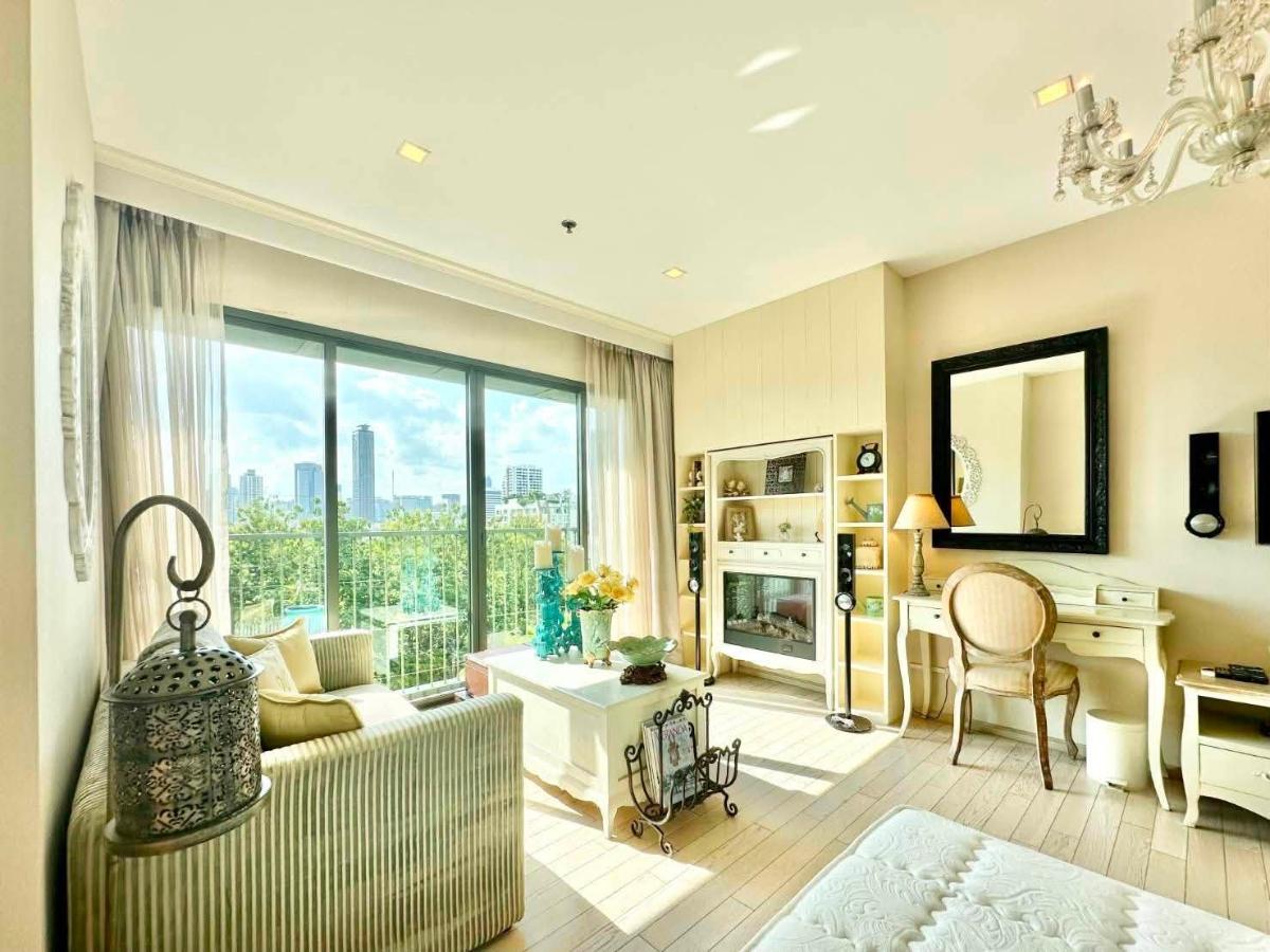 รูป Noble Solo ขาย 1 นอน แต่งหรูสไตล์ Luxury Vintage โทนสีครีมสว่าง เฟอร์นิเจอร์และของตกแต่งดีไซน์คลาสสิก เลย์เอาท์กว้างโปร่งได้วิวสวน - รูปที่ 5/15