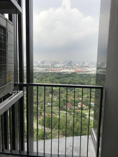 รูป The Line Jatujak-Mochit ไฮไลท์วิวสวนจตุจักรชั้นสูง Unblocked View กว้างสุดสายตา กระจกหน้ากว้างจรดเพดาน ห้องนอนมีมุมโต๊ะทำงานติดหน้าต่างชมวิว - รูปที่ 6/18