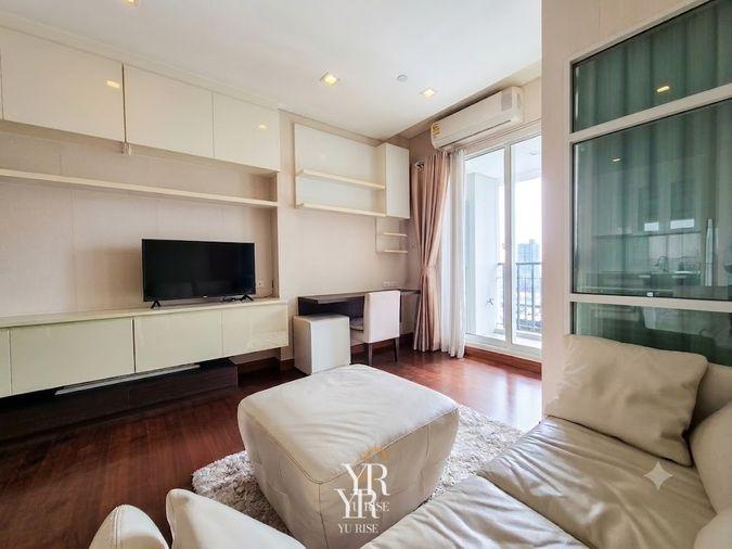 รูป Ivy Thonglor ปล่อยเช่า ห้องกว้างแบ่งสัดส่วนดีมาก บิวท์อินชั้นวางทีวีและโต๊ะทำงานยาวติดระเบียง 1 ห้องนอน 1 ห้องน้ำ พร้อมเข้าอยู่ - รูปที่ 2/6