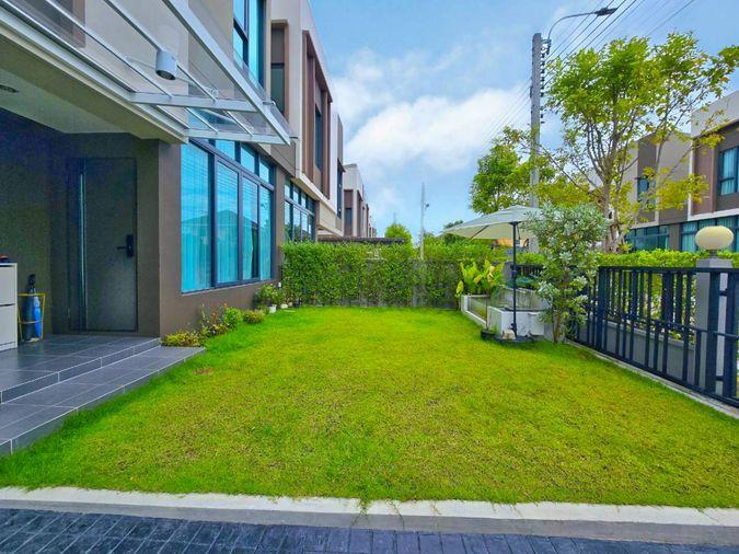 รูป [Smart Home] บ้านแฝดหลังมุม ดีไซน์ Double Volume บ้านกลางเมือง The Edition ปิ่นเกล้า-บรม 2 ใกล้ทางด่วน 15 นาทีถึงจตุจักร - รูปที่ 4/26