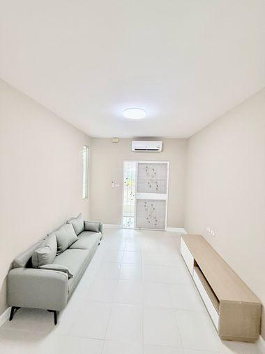 รูป 🏡✨ ทาวน์เฮ้าส์ 2 ชั้น สภาพใหม่ พร้อมเข้าอยู่ 📍 ลาดปลาเค้า ใกล้วัดลาดปลาเค้า 🚝 ใกล้ BTS 2 สาย - รูปที่ 4/10