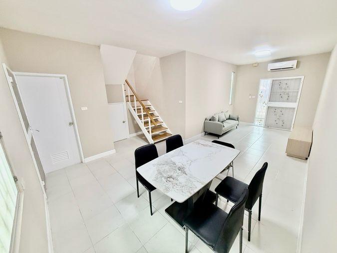 รูป 🏡✨ ทาวน์เฮ้าส์ 2 ชั้น สภาพใหม่ พร้อมเข้าอยู่ 📍 ลาดปลาเค้า ใกล้วัดลาดปลาเค้า 🚝 ใกล้ BTS 2 สาย - รูปที่ 3/10