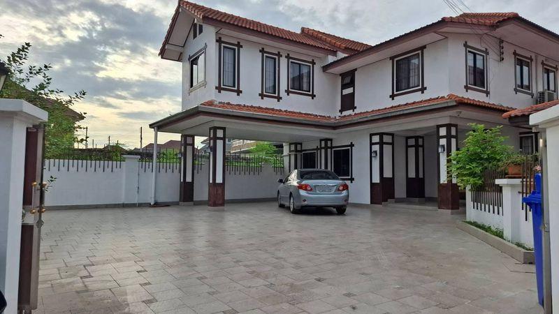 รูป บ้านเดี่ยวให้เช่า อัมพรเพลส ศรีราชา ทำเลดี เดินทางสะดวก - รูปที่ 1/10