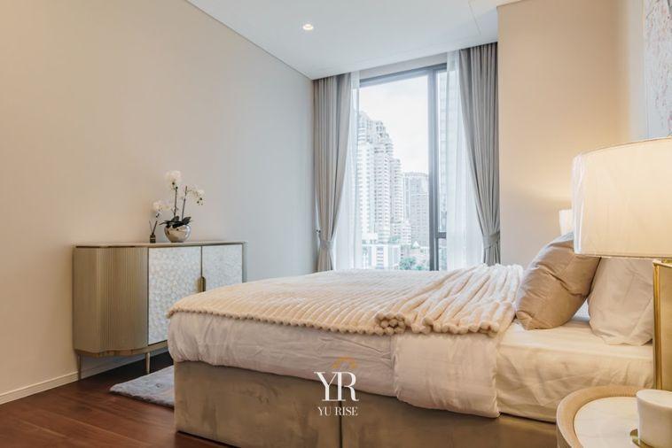 รูป The Residences at Sindhorn Kempinski ห้องฟีลดูอบอุ่น ลงตัวทั้งฟังก์ชันและการดีไซน์ โดดเด่นด้วยวิวสวนลุมพินีสีเขียวขจีที่มองเห็นได้จากในห้อง - รูปที่ 10/14