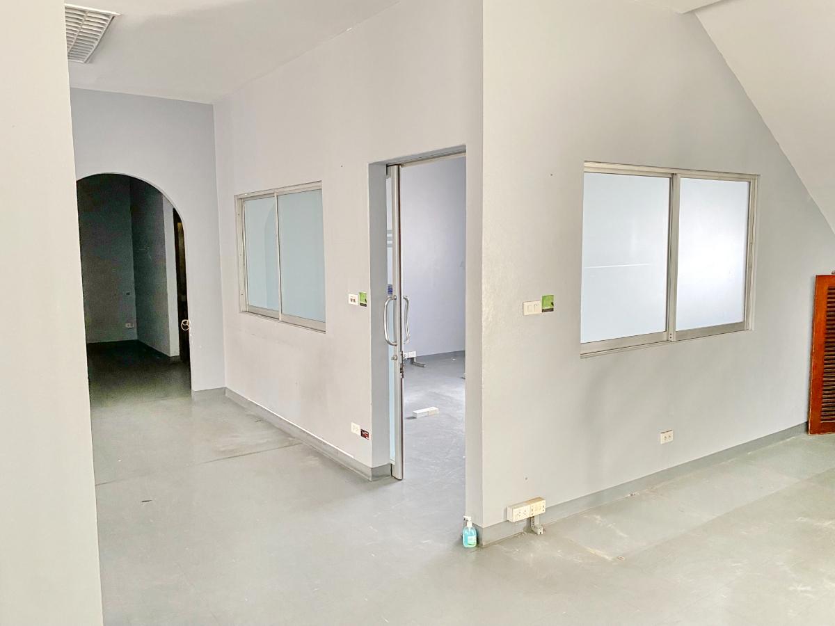 picture HK0186, Office Building for rent 2 Br, Huaikhwang. - 8/12