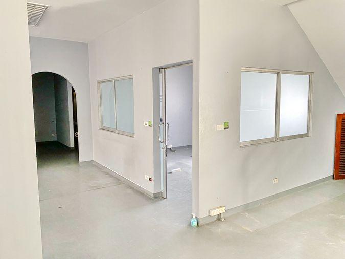picture HK0186, Office Building for rent 2 Br, Huaikhwang. - 8/12