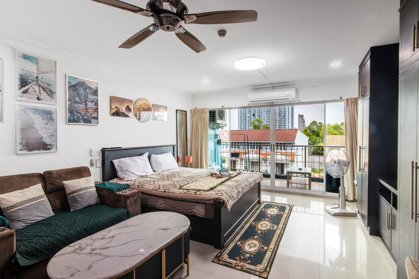 รูป Studio Condo for Sale Platinum Suites Condominiums Jomtien - รูปที่ 1/13
