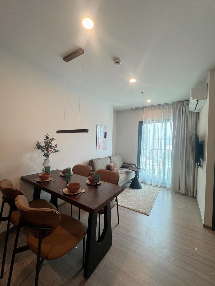รูป Aspire Sukhumvit-Rama 4 แต่งครบโทนน้ำตาล-ครีมอบอุ่น วิวเมืองชั้นสูงกว้างสบายตา พร้อมชุดโต๊ะทานข้าวและโซนแต่งตัวบิวท์อิน - รูปที่ 3/15