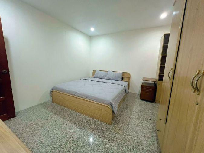 picture Urgent sale! Eastern Tower Sriracha condo. Great value, city center location. - 6/16