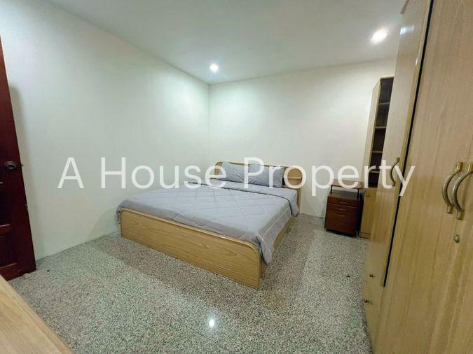 picture Urgent sale! Eastern Tower Sriracha condo. Great value, city center location. - 6/16