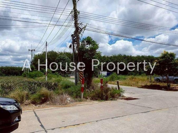 picture Beautiful plot of land for sale in Khao Khansong, Sriracha. Excellent location and easy access. - 1/4