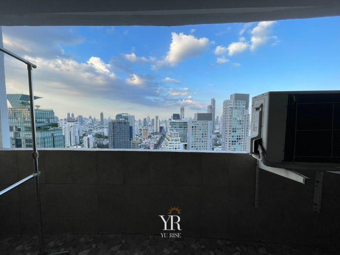 รูป Fifty Fifth Tower ห้องกว้าง เลย์เอาท์กว้างโปร่งฟีลอยู่บ้าน ตกแต่งบิวท์อินไม้แน่นๆ พร้อมระเบียงกว้างชมวิวเมืองชั้นสูง ตอบโจทย์คนชอบพื้นที่ใช้สอยเยอะ - รูปที่ 14/16