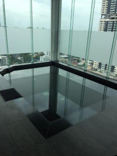 รูป One Bed to let at Aequa Sukhumvit 49, spacious room 52 sq.m., beautiful view, near BTS Thonglor - รูปที่ 17/21