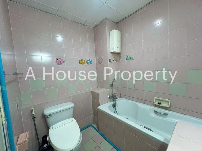 picture Urgent sale! Eastern Tower Sriracha condo. Great value, city center location. - 8/16