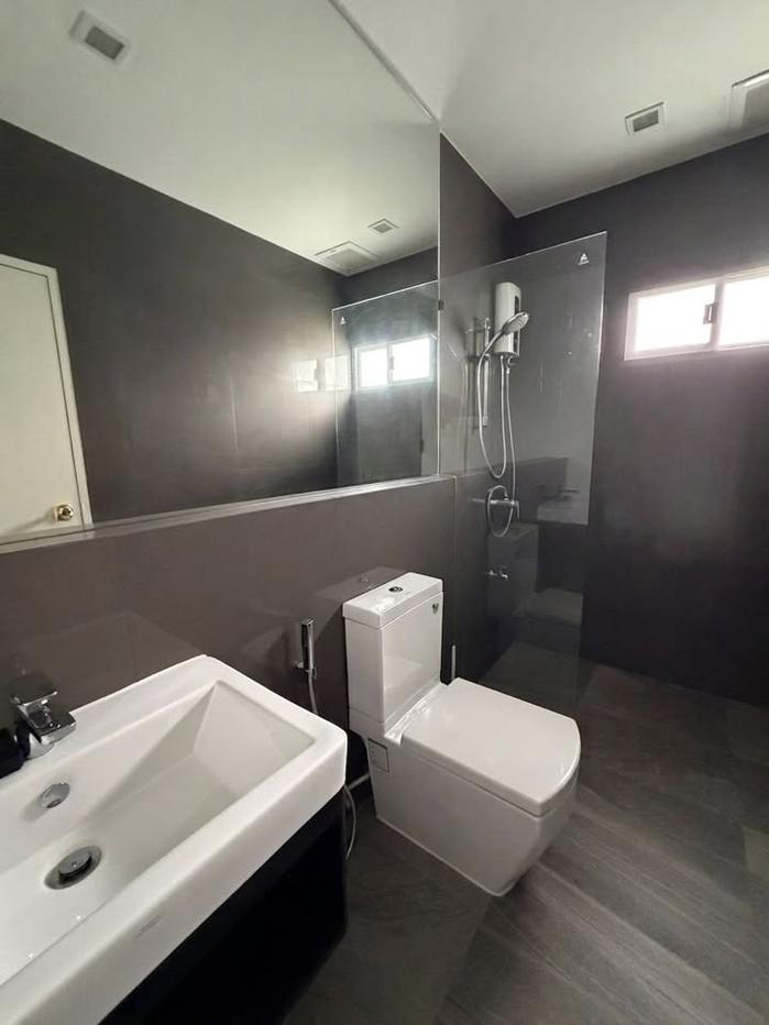 รูป ขาย บ้านเดี่ยว 2 ชั้น เพอร์เฟค เพลส พระราม 9–กรุงเทพกรีฑา บ้านใหม่ Fully Furnished พร้อมเข้าอยู่ (H6944) - รูปที่ 29/35