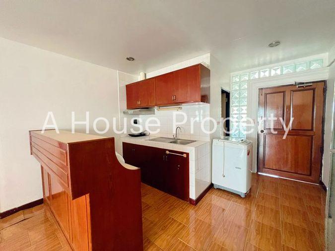 picture Urgent sale! Eastern Tower Sriracha condo. Great value, city center location. - 4/16