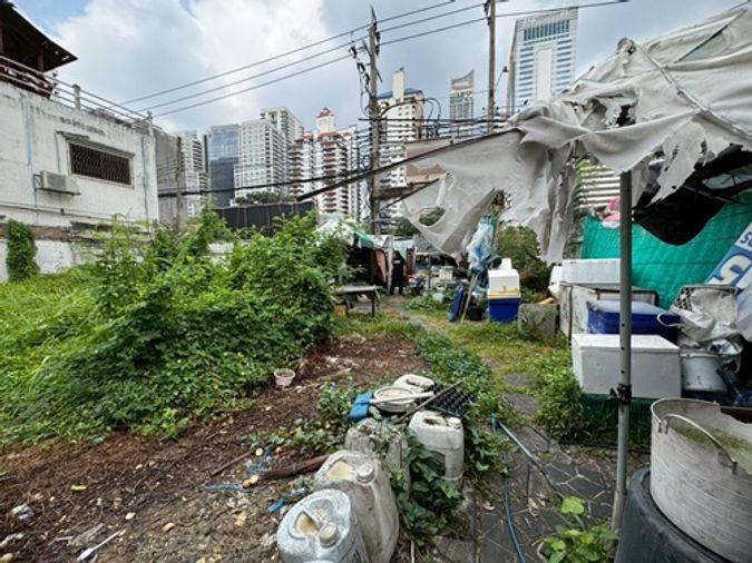 รูป ขายที่ดินแปลงสวย ใจกลางสุขุมวิท 23 พร้อมใบอนุญาตก่อสร้างอาคารสูง 8 ชั้น **850,000/วา** (N.2107) - รูปที่ 4/10