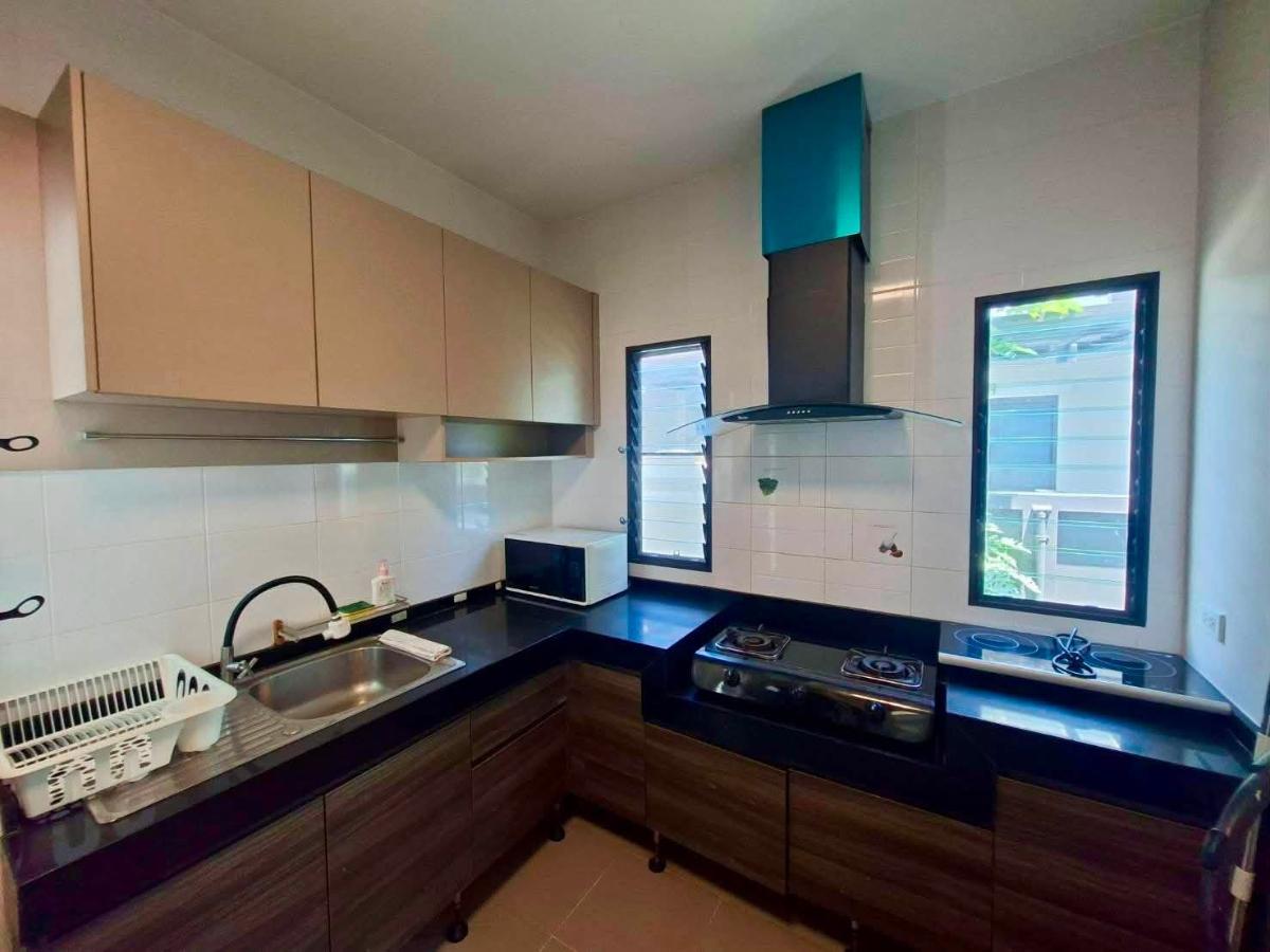 รูป บ้านเดี่ยวติดเมกะบางนา 4ห้องนอนถูกที่สุดในซอยบางแก้ว บ้านพร้อมเข้าอยู่  สไตล์cozy luxury สนามหญ้ากว้าง ไม้ใหญ่ร่มรื่น - รูปที่ 7/13
